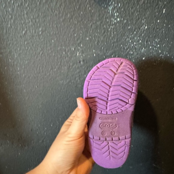 CROCS Purple and Blue Butterfly Kids Clogs - Picture 4 of 8